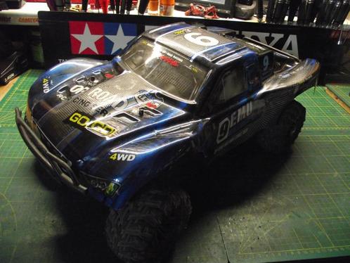 TRAXXAS SLASH 2WD BRUSHLESS, Hobby en Vrije tijd, Modelbouw | Radiografisch | Auto's, Zo goed als nieuw, Auto offroad, Elektro