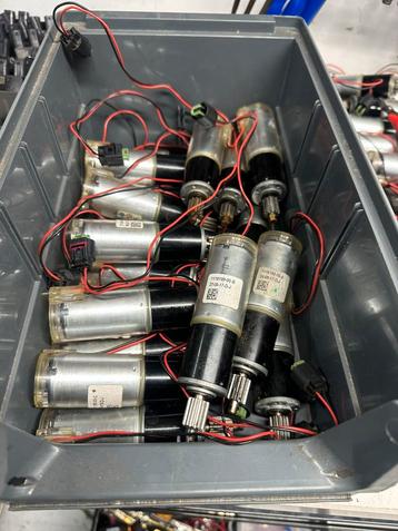 Tesla model s deur hendel motor. €100 beschikbaar voor biedingen