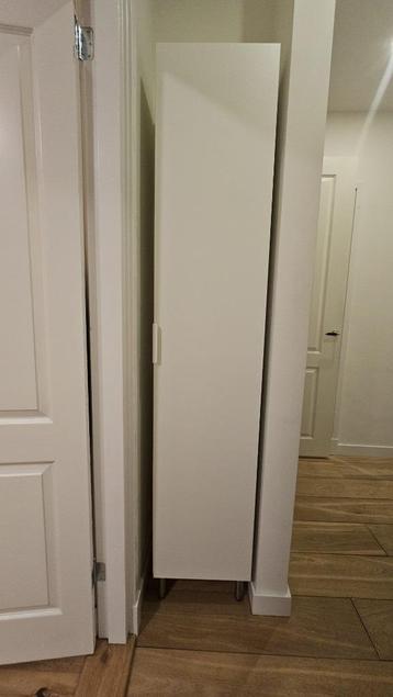 Lange Kast beschikbaar voor biedingen