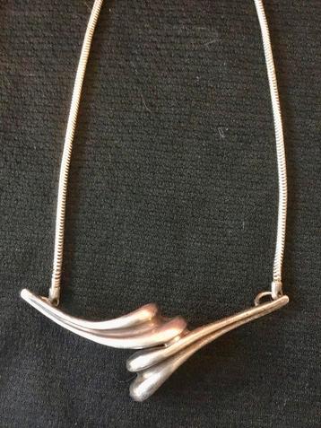 Vintage Zeer Aparte Echt Zilveren Ketting beschikbaar voor biedingen