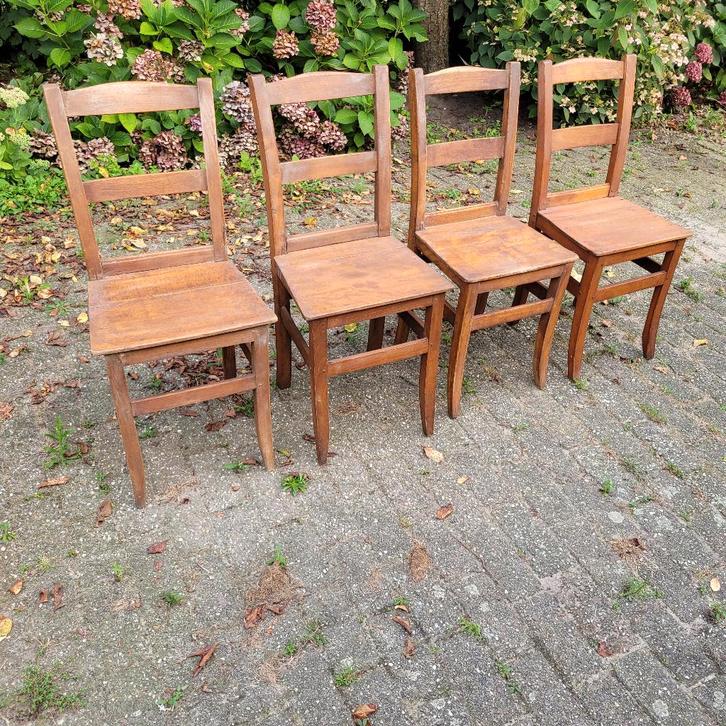 4 Brocante oude houten franse kleine stoelen eettafelstoelen, Antiek en Kunst, Antiek | Meubels | Stoelen en Banken, Ophalen
