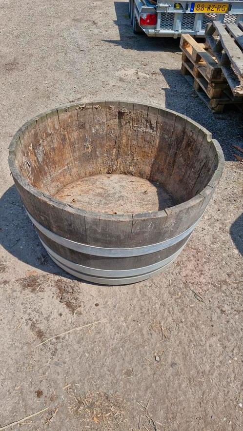 Half wijnvat  OPRUIMING, Tuin en Terras, Bloembakken en Plantenbakken, Ophalen