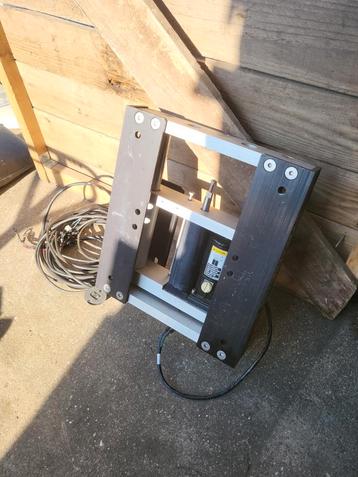 Detwiler jackplate motorlift motor  beschikbaar voor biedingen