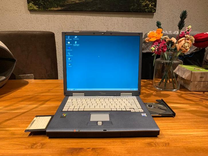 Nette 14 inch Windows 98 / XP laptop. P3 1.2Ghz, floppy, dvd, Computers en Software, Windows Laptops, Gebruikt, 14 inch, HDD, Minder dan 2 Ghz