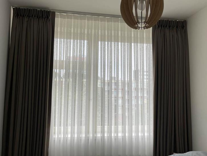 Verduisterend overgordijn te koop!, Huis en Inrichting, Stoffering | Gordijnen en Lamellen, Zo goed als nieuw, 200 cm of meer
