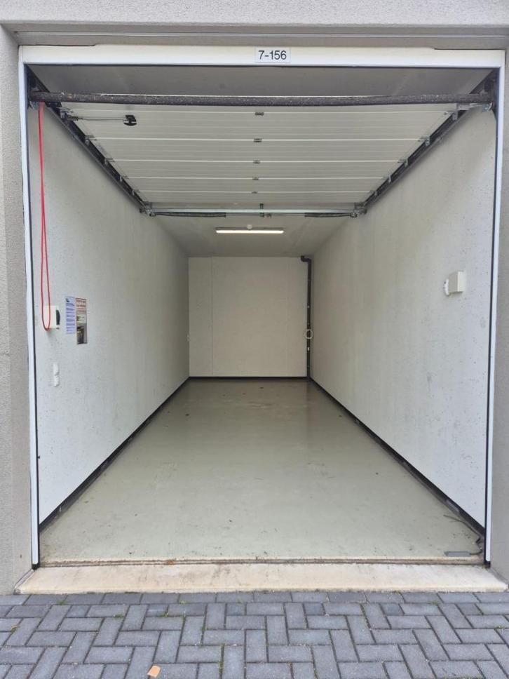 GARAGEBOX TE KOOP AANGEBODEN - 29m2 IN GARAGEPARK HEINENOORD, Huizen en Kamers, Garages en Parkeerplaatsen, Zuid-Holland