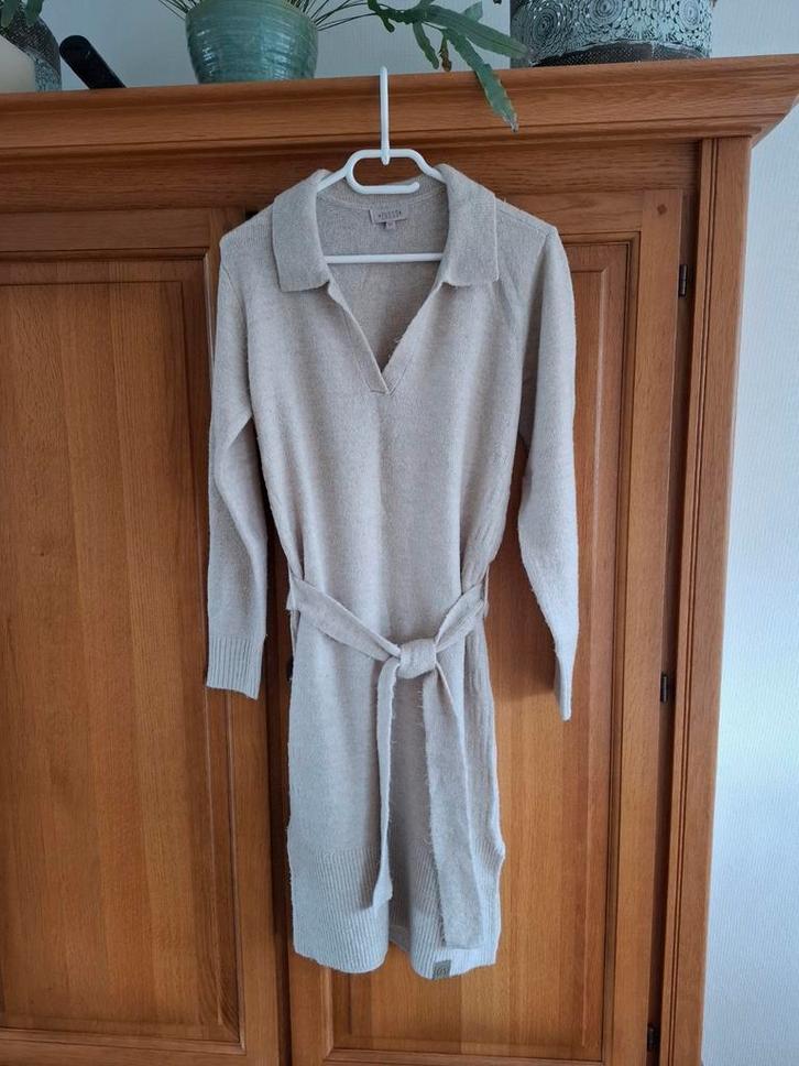 Wolwitte jurk, Kleding | Dames, Jurken, Zo goed als nieuw, Maat 38/40 (M), Wit, Knielengte, Ophalen of Verzenden