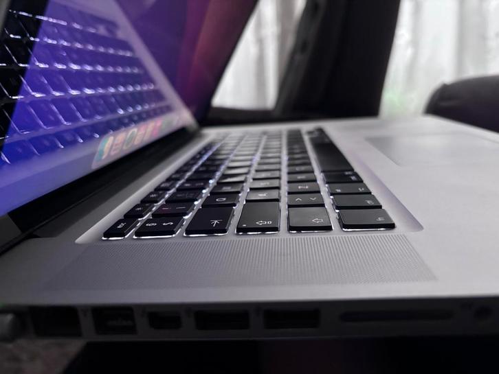 Macbook pro 2011 intel core i7 (AMD) kapot, Computers en Software, Apple Macbooks, Gebruikt, MacBook Pro, 15 inch, 2 tot 3 Ghz