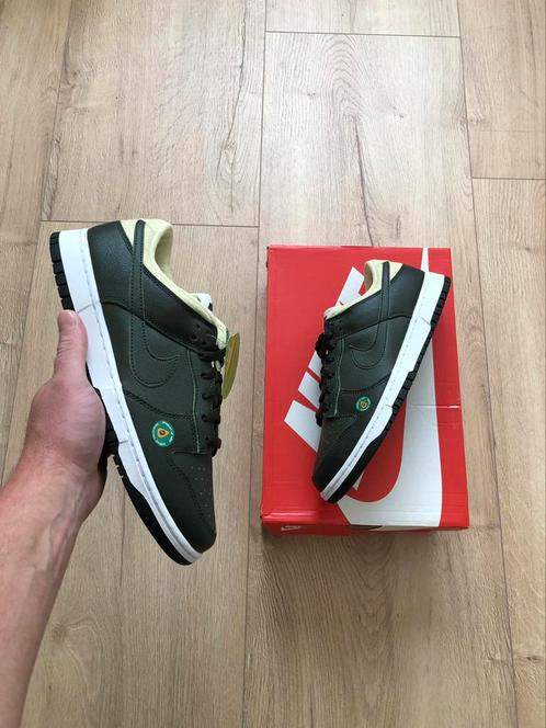 Nike Dunk Low Avocado (EU 43), Kleding | Heren, Schoenen, Nieuw, Sneakers of Gympen, Overige kleuren, Ophalen of Verzenden