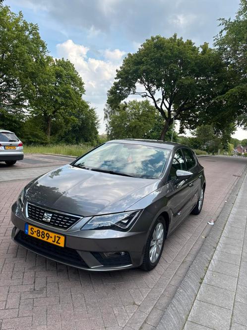 Seat Leon 1.0 Ecotsi 115PK Dsg-7 2017 Grijs, Auto's, Seat, Bedrijf, Leon, Benzine, Hatchback, Automaat, Geïmporteerd, Zilver of Grijs