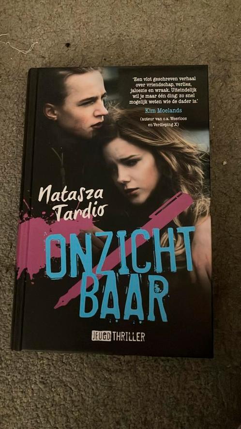 Natasza Tardio - Onzichtbaar, Boeken, Kinderboeken | Jeugd | 13 jaar en ouder, Zo goed als nieuw, Ophalen of Verzenden