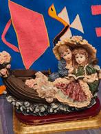 Hars Figuur: Jongen & Meisje in Boot (Mireolla Collection), Ophalen of Verzenden