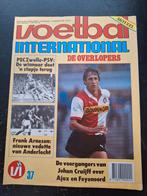 VI 1983 - Cruijff en de andere overlopers, Ophalen of Verzenden, Zo goed als nieuw, Ajax, Boek of Tijdschrift