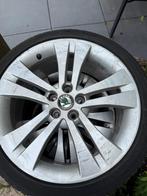 Velgen Skoda met banden, Auto-onderdelen, Banden en Velgen, Ophalen, Gebruikt, Banden en Velgen, 17 inch