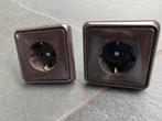 Jung wandcontactdozen. 2 stuks donkerbruin, Doe-het-zelf en Verbouw, Elektra en Kabels, Ophalen of Verzenden, Zo goed als nieuw