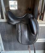 KM Expression 18” dressuurzadel, Dieren en Toebehoren, Paarden en Pony's | Zadels, Ophalen of Verzenden, Zo goed als nieuw, Dressuur