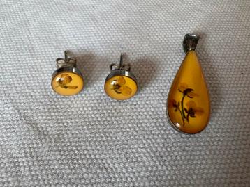Barnstenen oorbellen en hangertje (verzilverd) beschikbaar voor biedingen