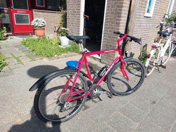 GIANT Escaper. 26 inch. 21 versnellingen. Framemaat 56 beschikbaar voor biedingen