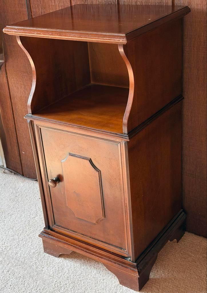 Karimoku Kolonial Telefoonmeubel, Huis en Inrichting, Kasten | Dressoirs, Gebruikt, Minder dan 50 cm, 25 tot 50 cm, Met deur(en)