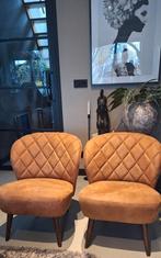 Twee cognac kleurige retro look  fauteuils, Huis en Inrichting, Fauteuils, Ophalen, Hout, Minder dan 75 cm, Zo goed als nieuw