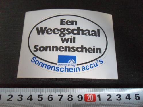 sticker een weegschaal wil sonnenschein accu auto, Verzamelen, Stickers, Zo goed als nieuw, Bedrijf of Vereniging, Ophalen