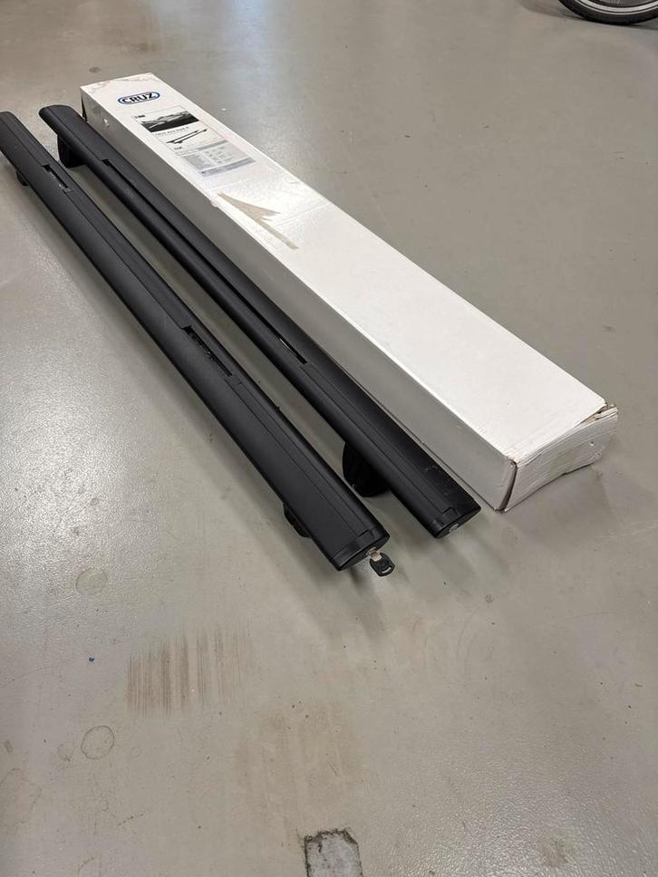 Cruz Airo R Dakdragers 135 cm - Zwart - Open Dakreling, Auto diversen, Dakdragers, Zo goed als nieuw, Ophalen of Verzenden