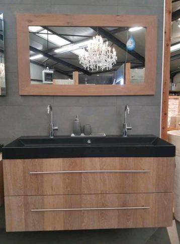 Badkamermeubel met spiegel - Showmodel