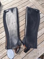 Chaps leer zwart. Kuitmaat 38. Hoogte 45. Nog nieuw in doos, Dieren en Toebehoren, Ophalen of Verzenden, Nieuw, Schoeisel