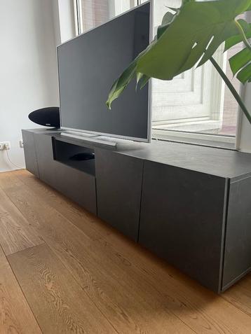 Industrieel grijs tv-meubel beschikbaar voor biedingen