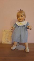 bisque-porselein verzamelpop: "Citroentje" - Mayfair Edition, Verzamelen, Poppen, Ophalen of Verzenden, Zo goed als nieuw, Pop