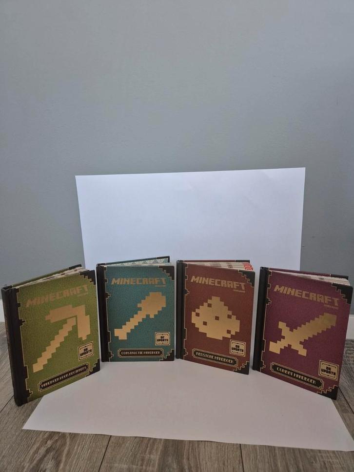 Minecraft Handboeken Set (4 Boeken), Boeken, Kinderboeken | Jeugd | onder 10 jaar, Zo goed als nieuw, Non-fictie, Ophalen of Verzenden