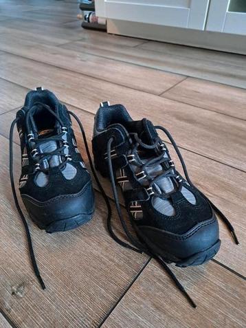 Werkschoenen; veiligheidsschoenen. 41 beschikbaar voor biedingen