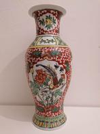 Chinese porseleinen vaas met polychroom vogeldecor, Ophalen of Verzenden, Wit, Aardewerk of Porselein, Minder dan 50 cm