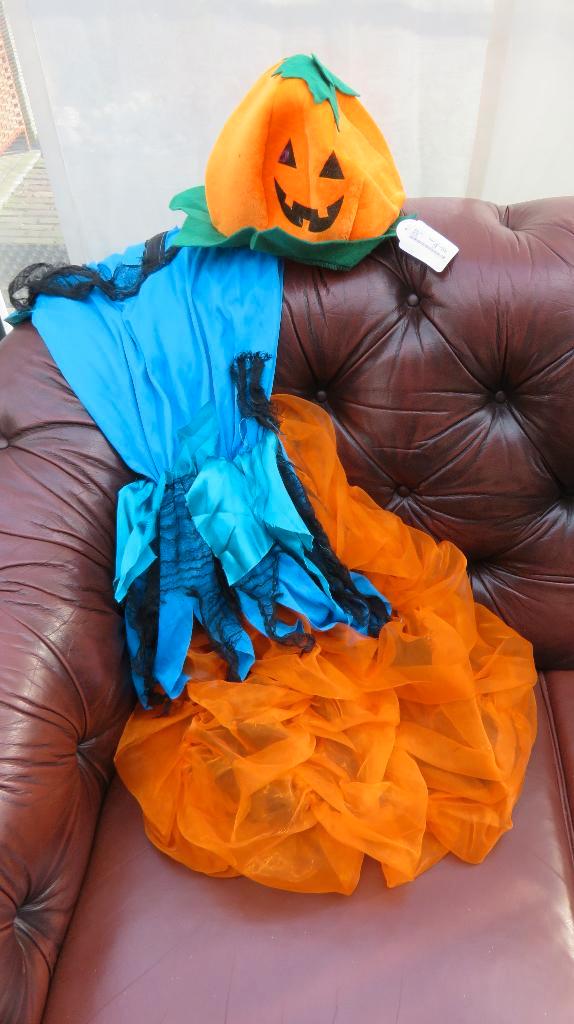 Nieuw, 2 dlg. pompoenenjurk maat S., Kinderen en Baby's, Carnavalskleding en Verkleedspullen, Nieuw, Meisje, 170 of groter, Ophalen of Verzenden