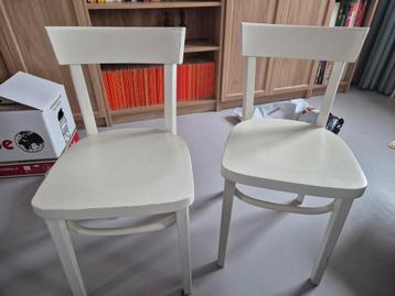 2 Witte IKEA Stoeltjes beschikbaar voor biedingen