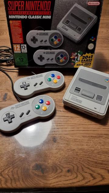 Super Nintendo Classic Mini SNES - Nieuwstaat met doos beschikbaar voor biedingen