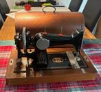 Handnaaimachine met houten koffer, Antiek en Kunst, Antiek | Naaimachines, Ophalen