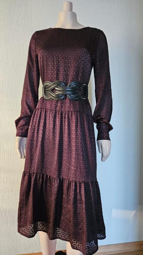 jurk van xandres maat 34/36, Kleding | Dames, Jurken, Zo goed als nieuw, Maat 34 (XS) of kleiner, Overige kleuren, Onder de knie