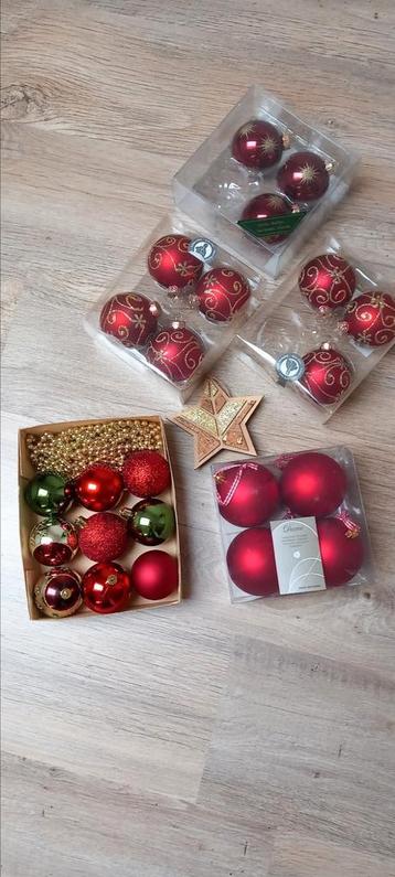 Kerstballen  beschikbaar voor biedingen