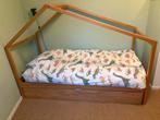 Houten huisbed met onderschuifbed - 200x90 & 190x80, Ophalen, 85 tot 100 cm, Zo goed als nieuw, Lattenbodem