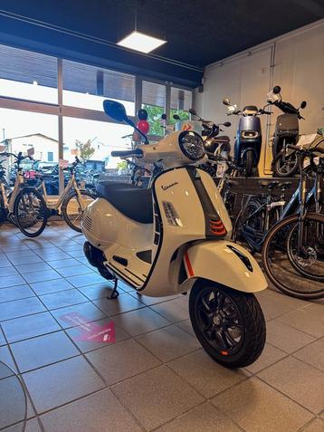 Vespa GTS 300 Super Sport NIEUW OP=OP beschikbaar voor biedingen