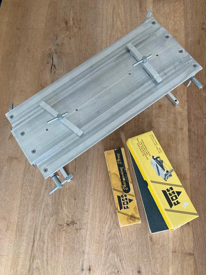 Schaatsen slijpen met: FOSS Slijpsteenhouder met Slijpstenen, Doe-het-zelf en Verbouw, Gereedschap | Slijpmachines, Gebruikt, Ophalen