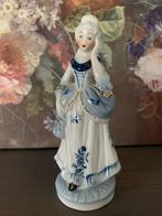 Vintage Victoriaanse Dame Beeldje - Puntgaaf Porselein, Ophalen of Verzenden, Zo goed als nieuw, Mens