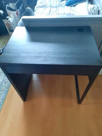 Ikea bureau  beschikbaar voor biedingen