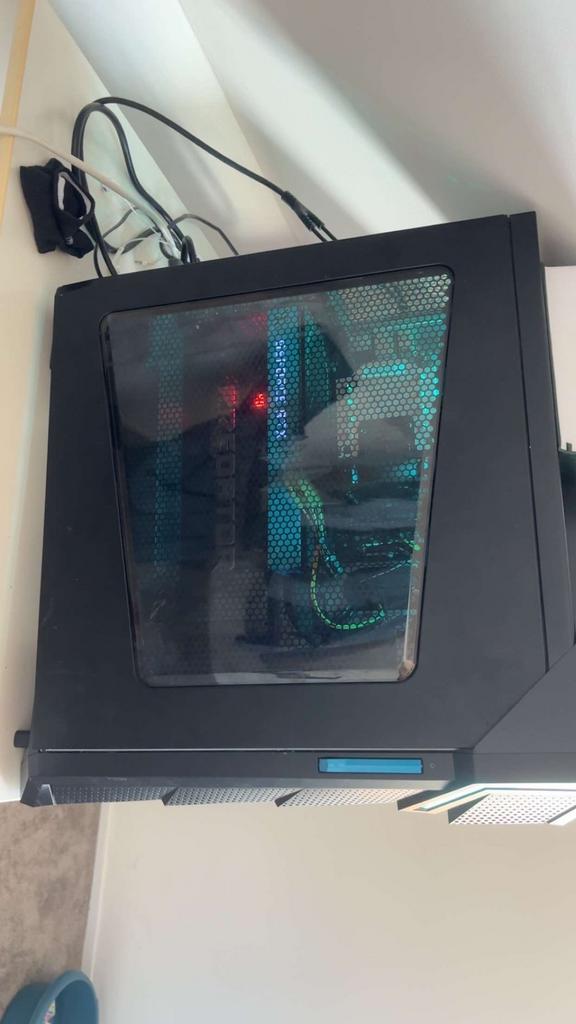 Acer pradetor game pc + gehele setup, Computers en Software, Desktop Pc's, Zo goed als nieuw, Ophalen of Verzenden
