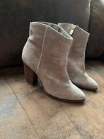 Enkellaarsjes Tommy hilfiger, Beige, Lage of Enkellaarzen, Ophalen of Verzenden, Zo goed als nieuw