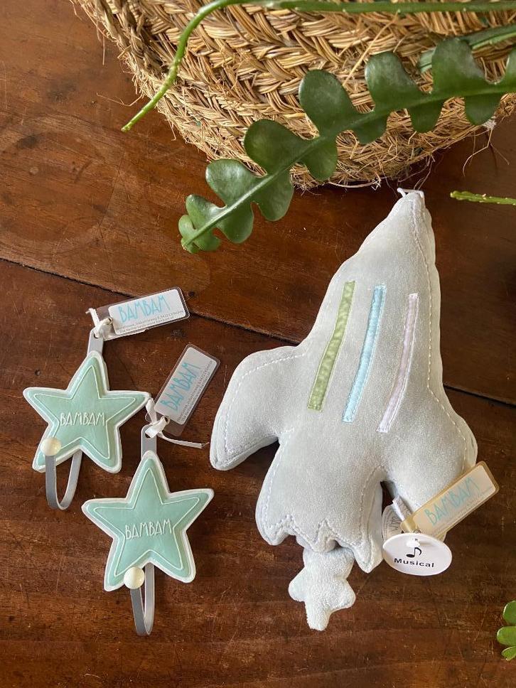 BamBam baby MUZIEKHANGER met 2 kapstokhaken Nieuw !!, Kinderen en Baby's, Kraamcadeaus en Geboorteborden, Nieuw, Kraamcadeau, Ophalen of Verzenden