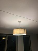 Moderne hanglamp met zilveren doorschijnende kap, Ophalen of Verzenden, Zo goed als nieuw, Stof, Minder dan 50 cm