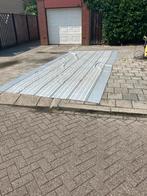 Grondzeil / Tapijt - 5,70 x 2,57 m, Ophalen, Gebruikt