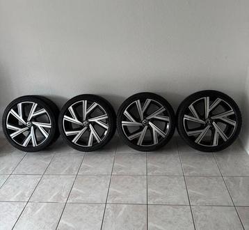 Golf 8 18” R-line Bergamo velgen incl. Bridgestone band ORG. beschikbaar voor biedingen